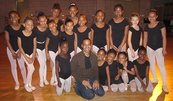 Aubrey Lynch with dance students of Harlem School of the Arts