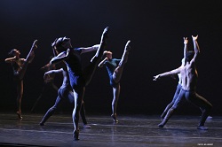 Complexions Contemporary Ballet presents Rhoden's The Curve. Photo by Bill Hebert.