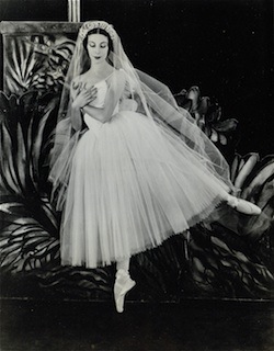 Alicia Markova in 'Giselle' in 1942