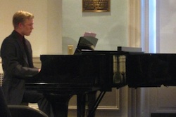 Pianist Ben Houghton