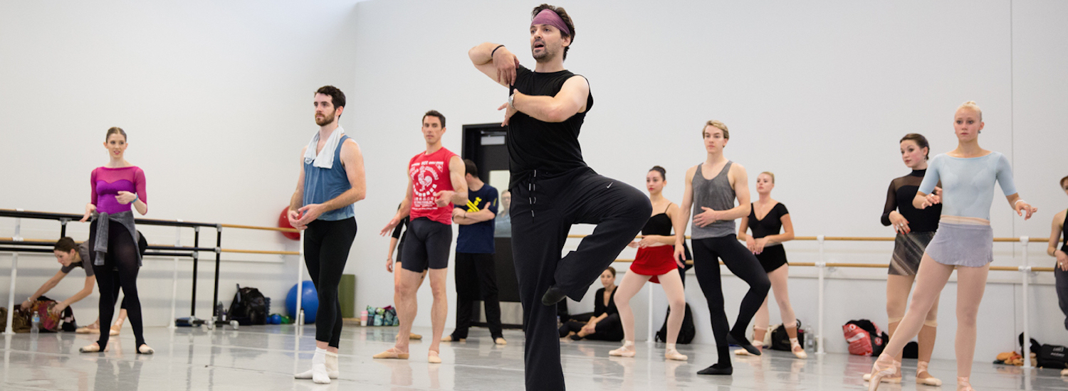 Angel Corella teaching the Pennsylvania Ballet