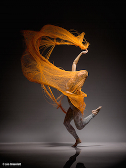 Ha-Chi Yu. Photo by Lois Greenfield.