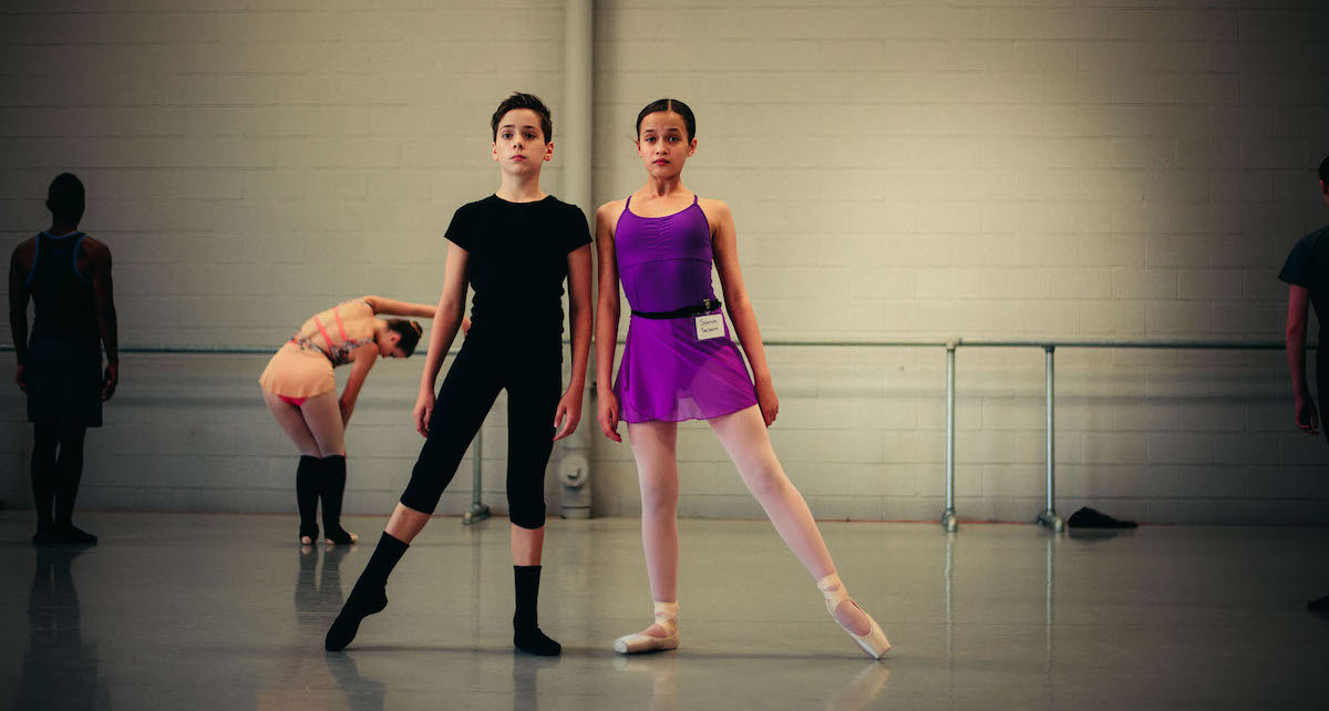 Students at the 2016 artÉmotion Summer Intensive. Photo by Alexis Ziemski.