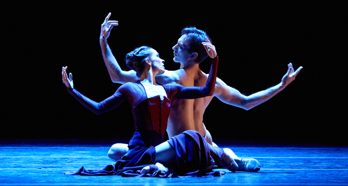 Christian Clark and Alessa Rogers in Liam Scarlett's 'Vespertine'. Photo by Kim Kenney, courtesy of Atlanta Ballet.