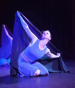 Refuge Dance Company in 'Silver Boxes'. Photo by Jessica Silva.