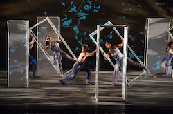 Carolyn Dorfman Dance. Photo by Christopher Duggan.