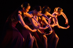 Carolyn Dorfman Dance. Photo by Christopher Duggan.