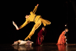 Jesse Obremski in José Limón's 'The Moor's Pavane'. Photo by Hayim Harum.