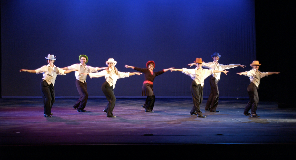 Linda Sabo (center) tapping with students. Photo courtesy of Sabo.