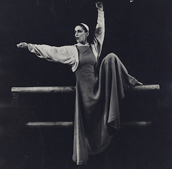 Martha Graham in 'Frontier'. Photo by Barbara Morgan.