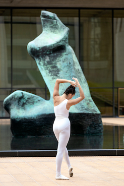 Mira Nadon of NYCB in Sidra Bell's 'pixelation in a wave (Within Wires)'. Photo by Erin Baiano.