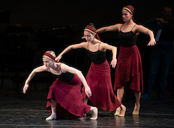 Bowen McCauley Dance Company. Photo by Jeff Malet.