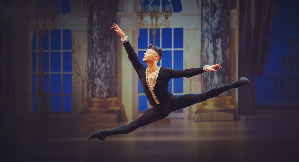 Joseph Gatti in 'Swan Lake', wearing Só Dança BA26 Split Sole Canvas Ballet Shoes. Photo by Carlos Quezada.