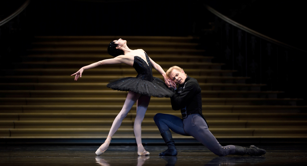 Yuan Yuan Tan and Tiit Helimets in Helgi Tomasson's 'Swan Lake'. Photo by Erik Tomasson.