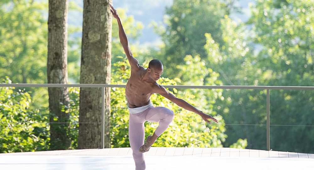 Dimensions Dance Theatre Of Miami. Photo by Christopher Duggan.