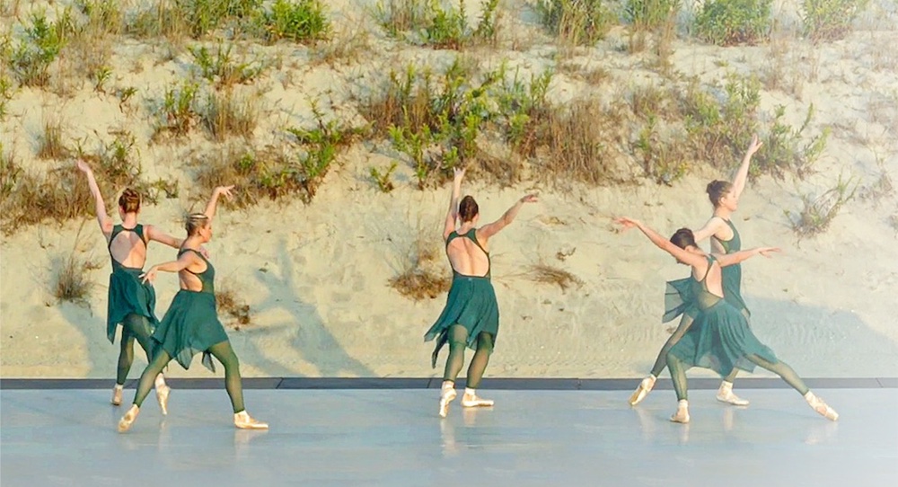 Continuum Contemporary Ballet at the Ballet on the Beach Dance Festival. Photo courtesy of Ballet on the Beach.