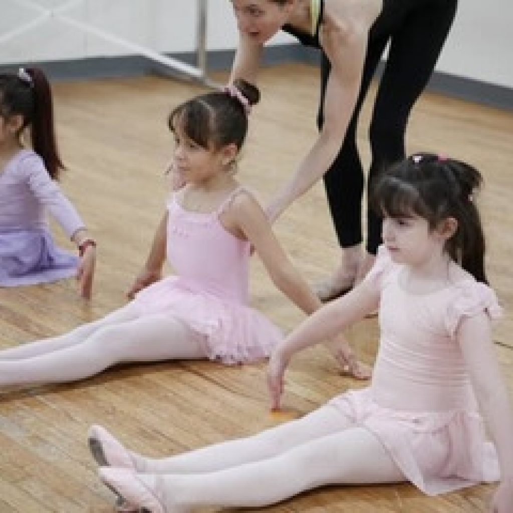 Lauren Treat teaching young dancers. Photo courtesy of Treat.