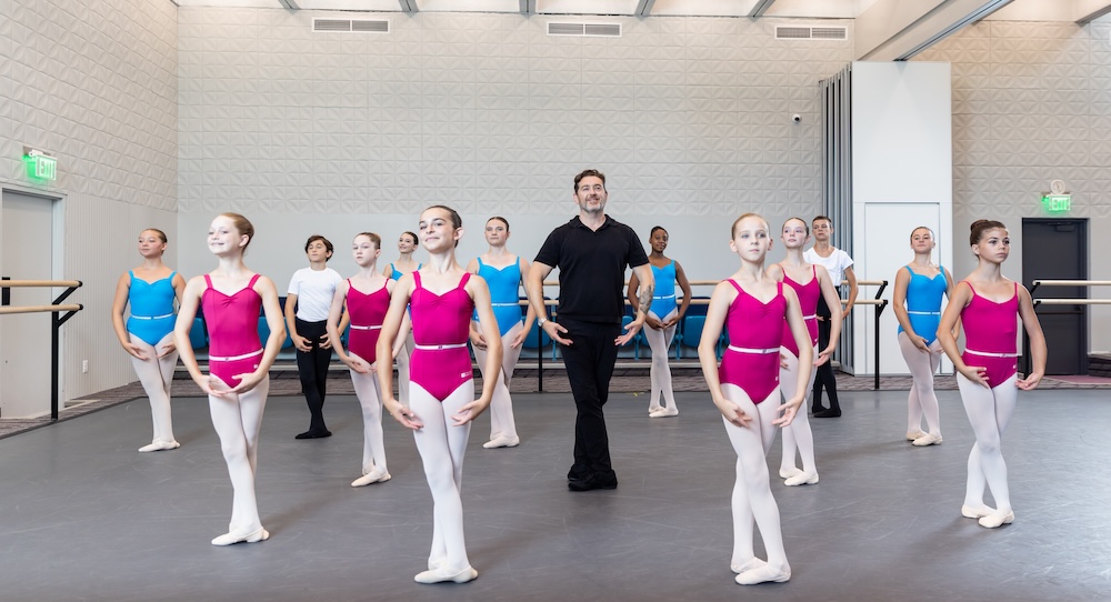 Eric Otto with students of the Toledo Ballet. Photo by Jennifer Zmuda.