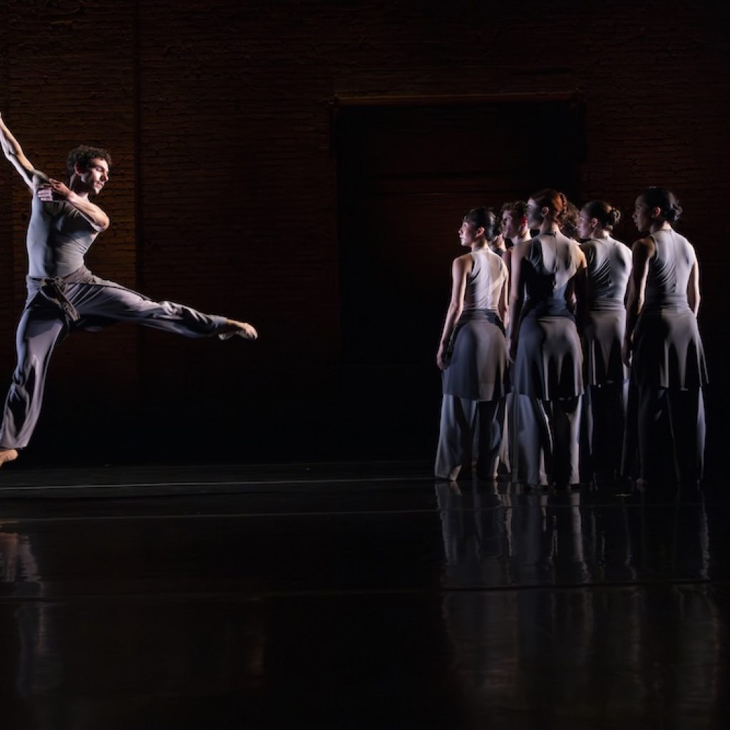 The Gibney Company in Lucinda Childs' 'Three Dances (for prepared piano) John Cage. Photo by Whitney Browne.