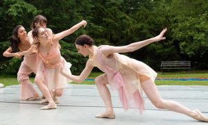 Renversons in Minnie Lane's 'Bury Your Gaze.' Photo by Ruby Gonzalez Hernandez.