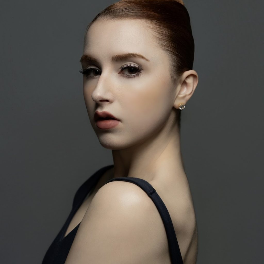 Tara Bellardini. Photo by Rebecca Marcela Oviatt.
