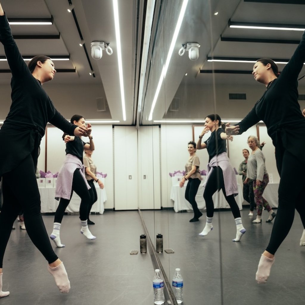 Anna Wassman-Cox teaching class for Onco-Ballet™. Photo by Hannah Turner-Harts.