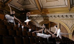Continuum Contemporary Ballet in 'Suite Mysterioso.' Photo by Renee Hollingshead, courtesy of Continuum Contemporary Ballet.